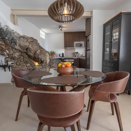 Spectacular Cave With Two Large Terraces Holiday home Santa Cruz de Tenerife