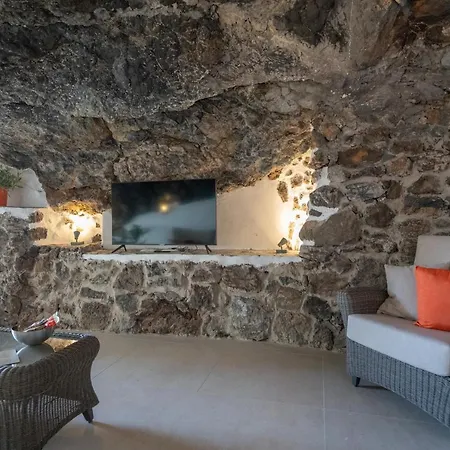 Spectacular Cave With Two Large Terraces Holiday home Santa Cruz de Tenerife