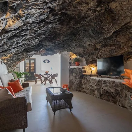 Holiday home Spectacular Cave With Two Large Terraces