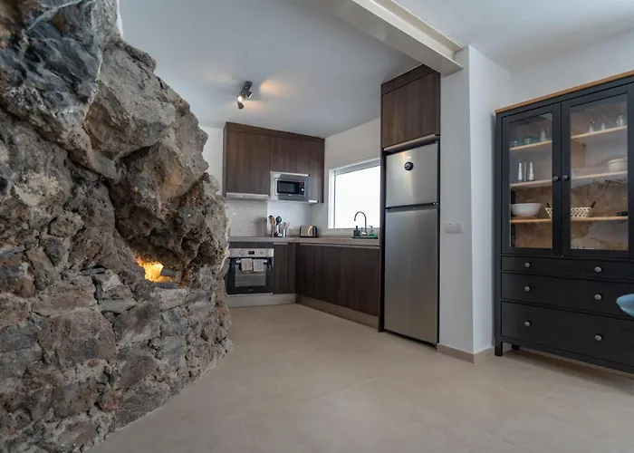 Unique House With Cave By The Sea With Private Terrace Casa de Férias *